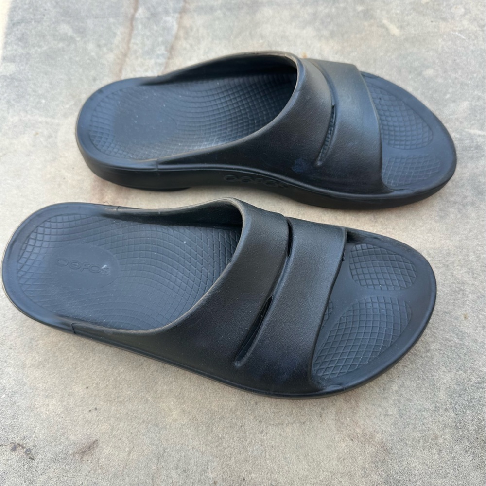 Oofos Ooahh Comfort Slide Women's Size 10 Men's Size 8 Black Recovery Sandals